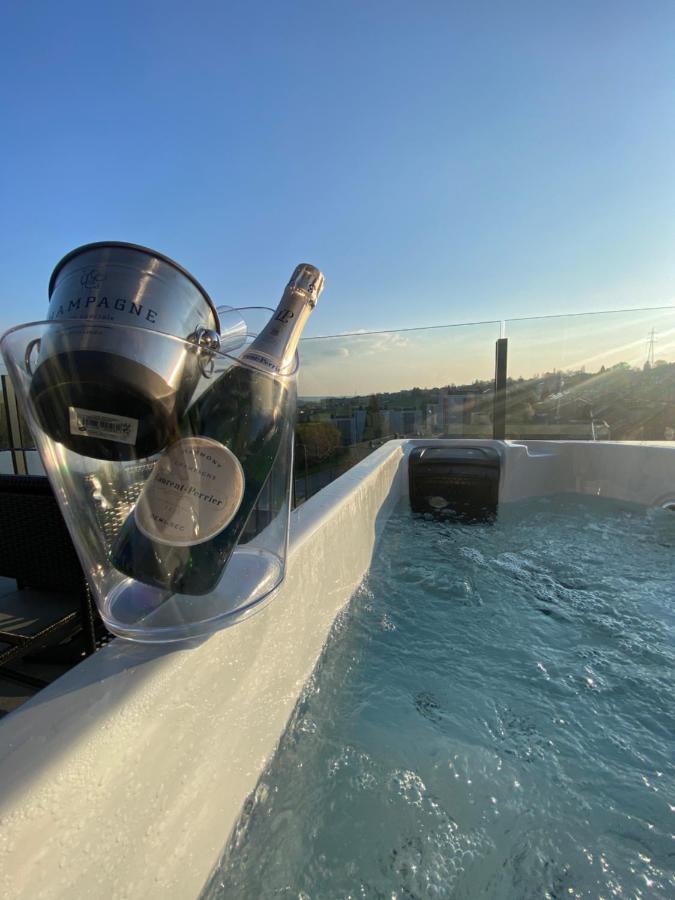 شقة Liege Luxe & Jacuzzi Sous Les Etoiles سانت نيكولاس المظهر الخارجي الصورة