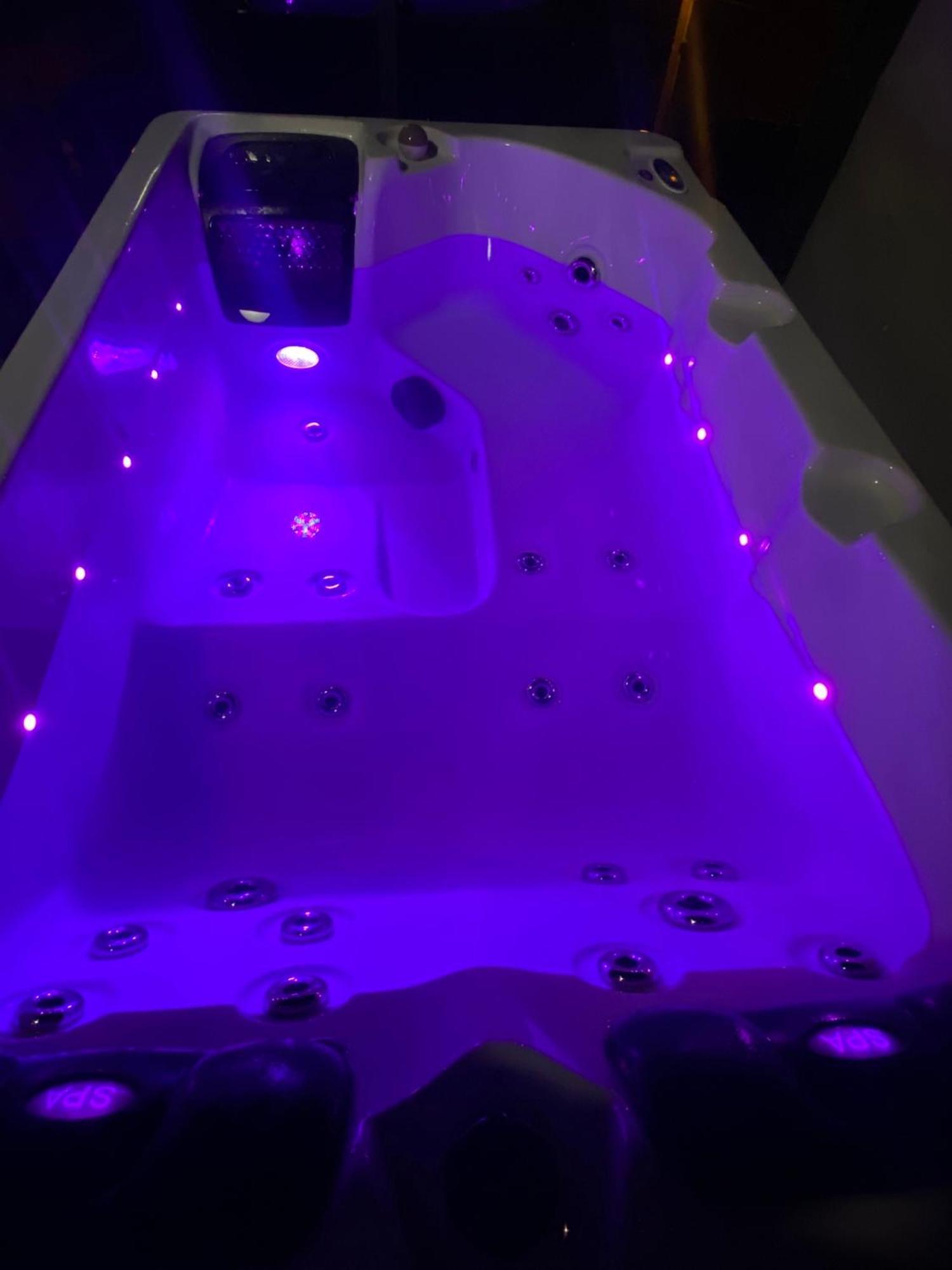 شقة Liege Luxe & Jacuzzi Sous Les Etoiles سانت نيكولاس المظهر الخارجي الصورة
